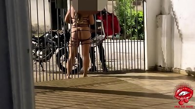 HE GAVE THE arse TO THE IFOOD DELIVERY man AND LET HIM jism inside