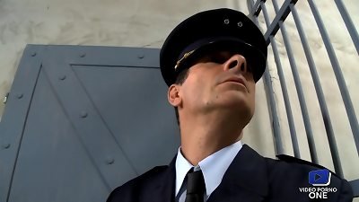 L'avocat baise une milf devant sonny mari