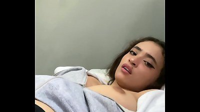 cute teenager dame masturbating - nessaacxx