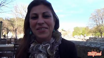 Sibylle, cougar aux gros seins, se fait prendre le cul