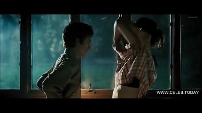 Mischa Barton - teenage gal bathing & hump Assassination Of  High school President