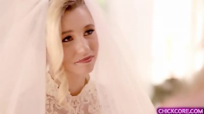 wonderful young bride Carolina Sweets has girly-girl hump with her granny Julia Ann!