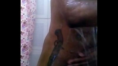 Jhow neg&atilde;o tatuado