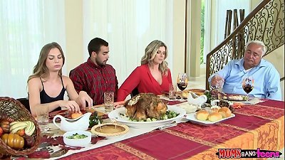 Moms penetrate nubile - naughty Family Thanksgiving