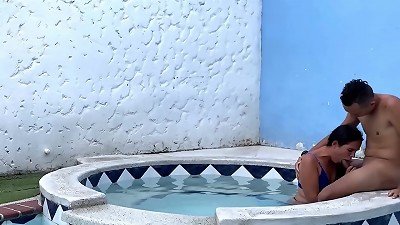 THE NEIGHBOR GETS warm AND I GIVE HER A juicy penetrate IN THE JACUZZI