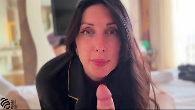 Feeding jizz to steamy brunette After blowjob