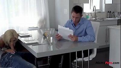 Worlds Sneakiest mom Blows son-in-law Infront Of Her spouse