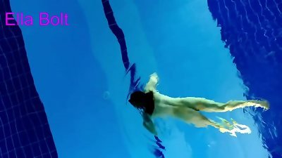 I Can&rsquo;t  Stop Watching, teen blond get Caught swimming naked in resort pool