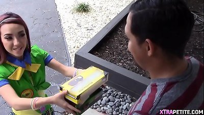 Scout woman tries new hump technique