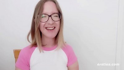 Amelia Gives Us a wonderful show Outdoors