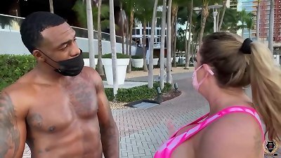 Rome Major pummels hot ass Hollywood's beaver After Working Out!